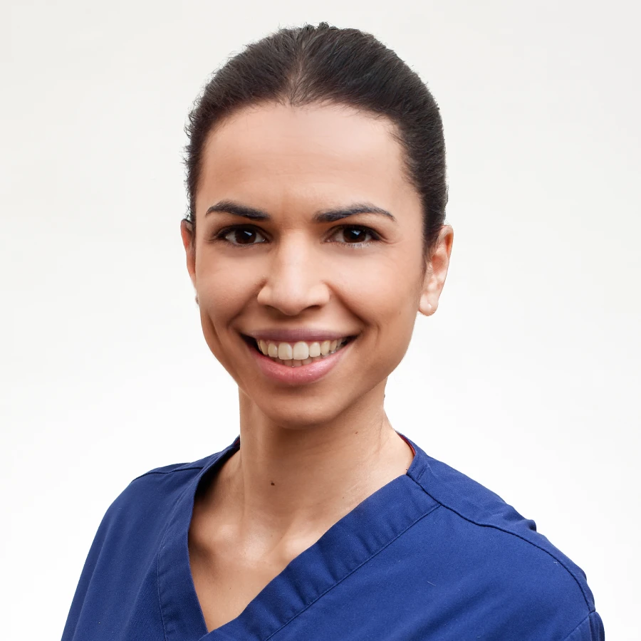 daniela-assistante-dentaire